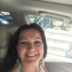 Meet your Posher, Joni